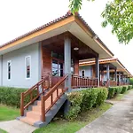 Lanta Lapaya Resort