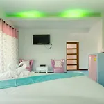 Pueanjai Resort And Restaurant