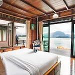 500 Rai Floating Resort