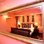 Love Bridge House บ้านสะพานรัก