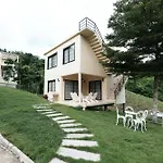 Hi-Scene Resort
