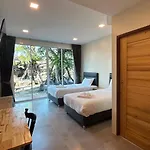 Uthaithani Resort