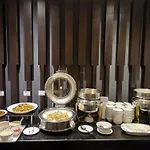 Sunee Grand Hotel And Convention Center