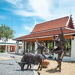 Maikaew Damnoen Resort