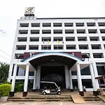 River Hotel The Budget