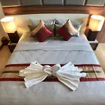City Center Close Nightbazaar Luxury Condo