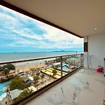 Copacabana Jomtien Luxury Residence & Yahaha