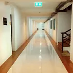 The Pride Hotel At Laemsing