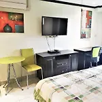 13Th Floor Sea View Studio
