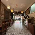Retro At Phra Sing Guest House