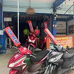 Noot\'S Bar And Guesthouse