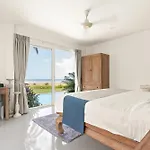 Beachfront Villa Baan Rim Haad 3Br