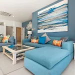 2 Bedroom Beachfront Villa Baan Rim Haad