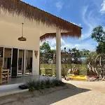 Sea Love Beach Bar & Bungalows