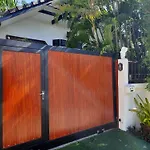 Bjou, Cosy Tropical Villa