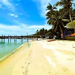 Rockstar Beach Apartments