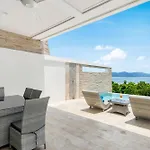 Sunset Lagoon | Villa Rihanna 2