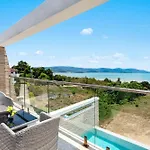 Sunset Lagoon | Villa Rihanna 2
