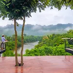 La Levee Resort