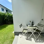 Garden Room With Private Entrance In Luxury Residence