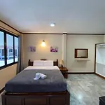 หาดทรายขาวรีสอร์ท