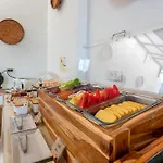 Ai Pai Hotel