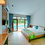 Salakphet Resort