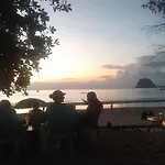 Longbeach Bungalow Kohmook