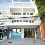 Surf Beach House Pool Villa