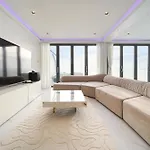 Surf Beach House Pool Villa
