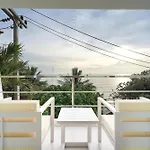 Surf Beach House Pool Villa