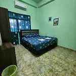 Saamsaao Homestay Betong - 4 Bedroom House