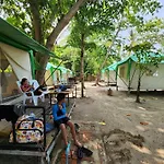 Koh Ngai Camping Restaurant @ Bar