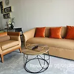 Kuno - 2Br, Beachfront Jomtien