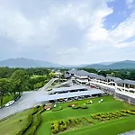 Sir James Resort
