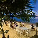 Sunset Beach Bungalows - All Season Beach Retreat