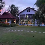 Lyndale Lodge