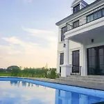 Pim Pool Villa Nan