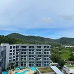 Modern Apartment On Naiharn Beach