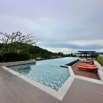 6Th Avenue Surin Condo