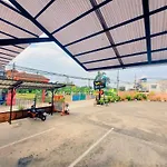 Retro Box Hotel Chumphon