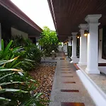 Al\'S Resort