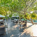 Zantiis Ndol Villas