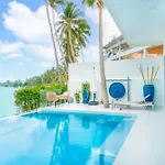 Beachfront Secret Tides Villa Tierra