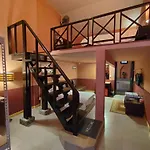 Retro Box Hotel Chumphon