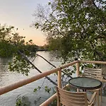 รตะธารา รีสอร์ท Ratathara Resort