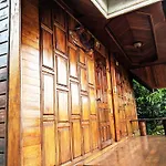 Bansuanphuhong Resort