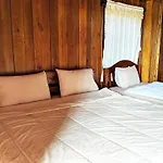 Bansuanphuhong Resort