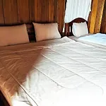 Bansuanphuhong Resort