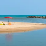 Koh Talu On Shore Hotel & Resort